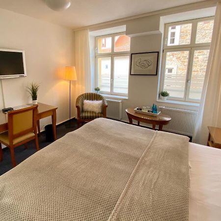 Deckerts Hotel Am Katharinenstift لوثرستادت ايسليبن المظهر الخارجي الصورة